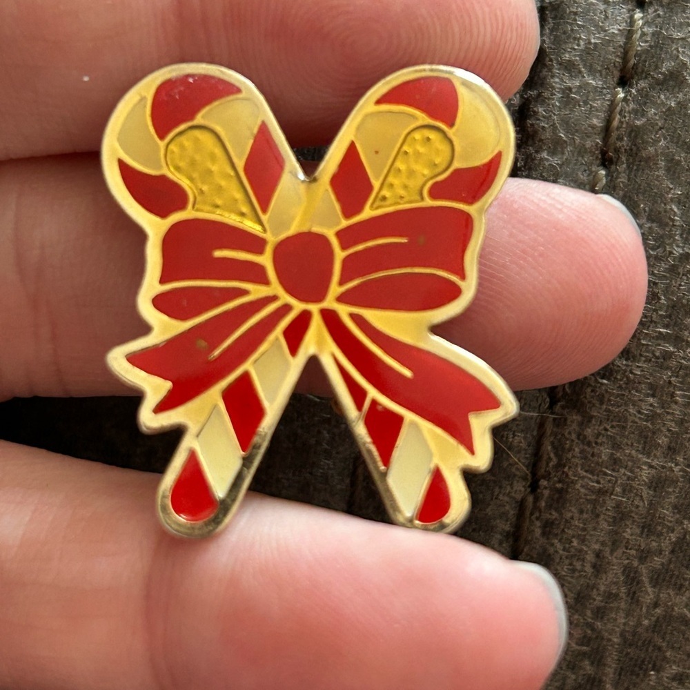 🔥$2 candy cane Christmas vintage brooch
